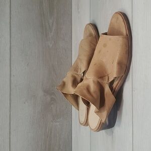 LD Tuttle Womens Leather Heels Sandals Shoes sz 36.5/6.5